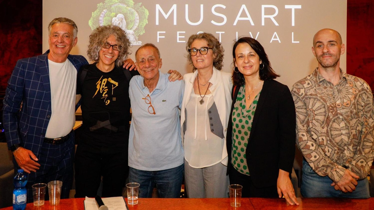 Il festival di Pratolino partirà con Nino D’Angelo il 17 luglio, poi concerto di Diodato. Fra i grandi ospiti anche Loredana Bertè, Manu Chao ed i Gatti Mézzi. Chiusura il 27 luglio. Il festival di Pratolino partirà con Nino D’Angelo il 17 luglio, poi concerto di Diodato. Fra i grandi ospiti anche Loredana Bertè, Manu Chao ed i Gatti Mézzi. Chiusura il 27 luglio.