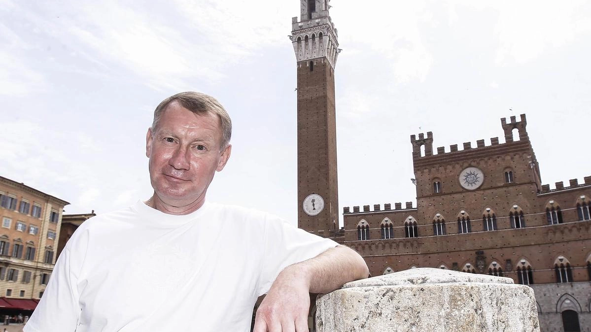 La guardia di finanza aveva messo gli occhi sugli affari a Siena del magnate kazako Igor Bidilo che aveva comprato. locali in Piazza. La guardia di finanza aveva messo gli occhi sugli affari a Siena del magnate kazako Igor Bidilo che aveva comprato. locali in Piazza.