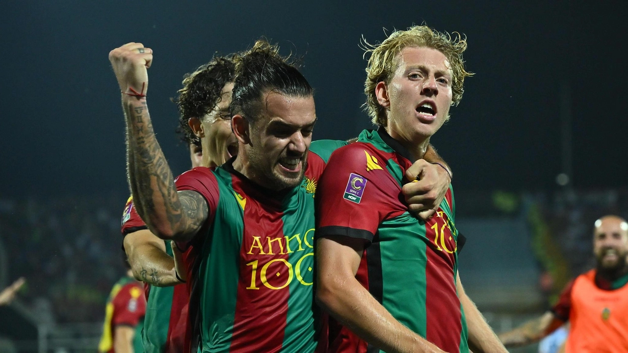La Ternana Calcio ha presentato l'iscrizione alla Serie C in anticipo. In arrivo il nuovo stadio, dice il sindaco Bandecchi. La Ternana Calcio ha presentato l'iscrizione alla Serie C in anticipo. In arrivo il nuovo stadio, dice il sindaco Bandecchi.