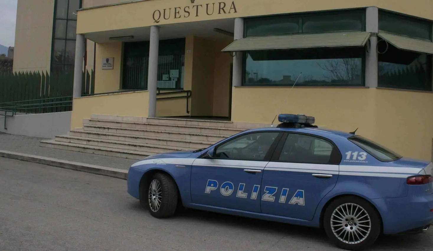 Violentata e picchiata in casa. Arrestato il compagno. L’uomo individuato a Torino