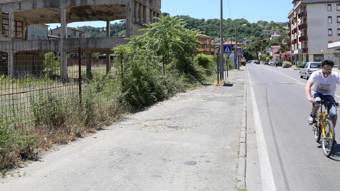Ex tabacchificio nel degrado: "Basta, va bonificato" Ex tabacchificio nel degrado: "Basta, va bonificato"