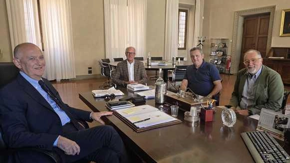 L’incontro in Comune fra il commissario Sammartino, il presidente di AttivaPrato Paolo Sanesi, il vicepresidente Carlo Ceragioli e. Pasquale Petrella L’incontro in Comune fra il commissario Sammartino, il presidente di AttivaPrato Paolo Sanesi, il vicepresidente Carlo Ceragioli e. Pasquale Petrella