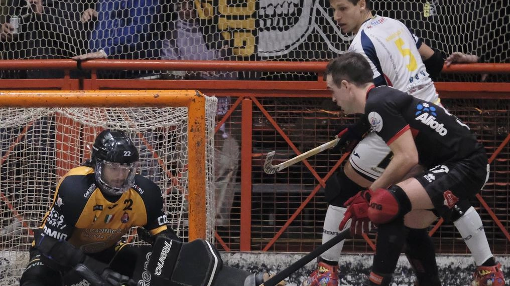Dopo cinque vittorie consecutive, l'Hockey Sarzana mira ai play off scudetto. Sfida cruciale contro il Montebello.