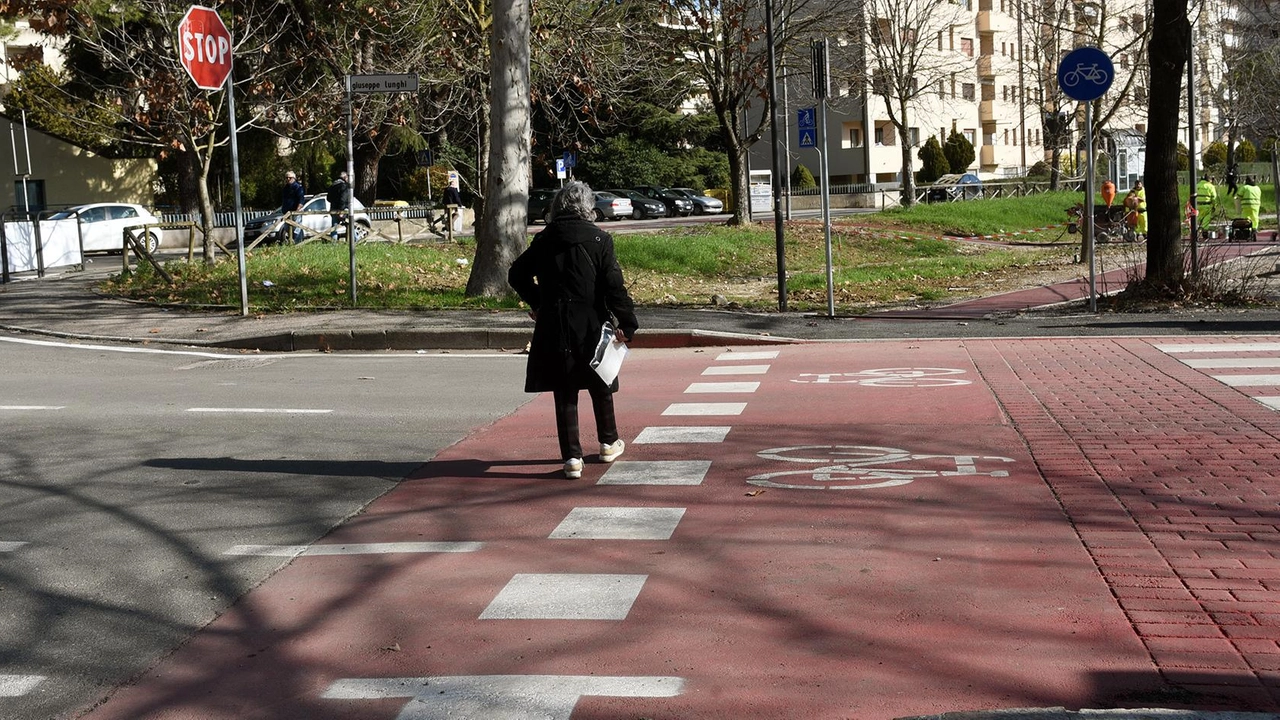 La pista ciclabile di via della Scuola, a Ponte San Giovanni La pista ciclabile di via della Scuola, a Ponte San Giovanni