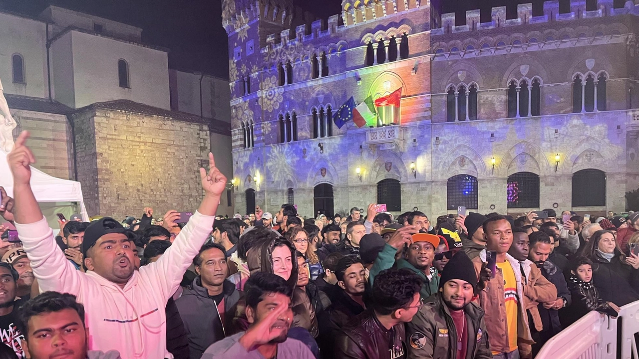 Per il secondo anno consecutivo, dopo l’interruzione dovuta al Covid, torna il Capodanno in piazza Dante Per il secondo anno consecutivo, dopo l’interruzione dovuta al Covid, torna il Capodanno in piazza Dante