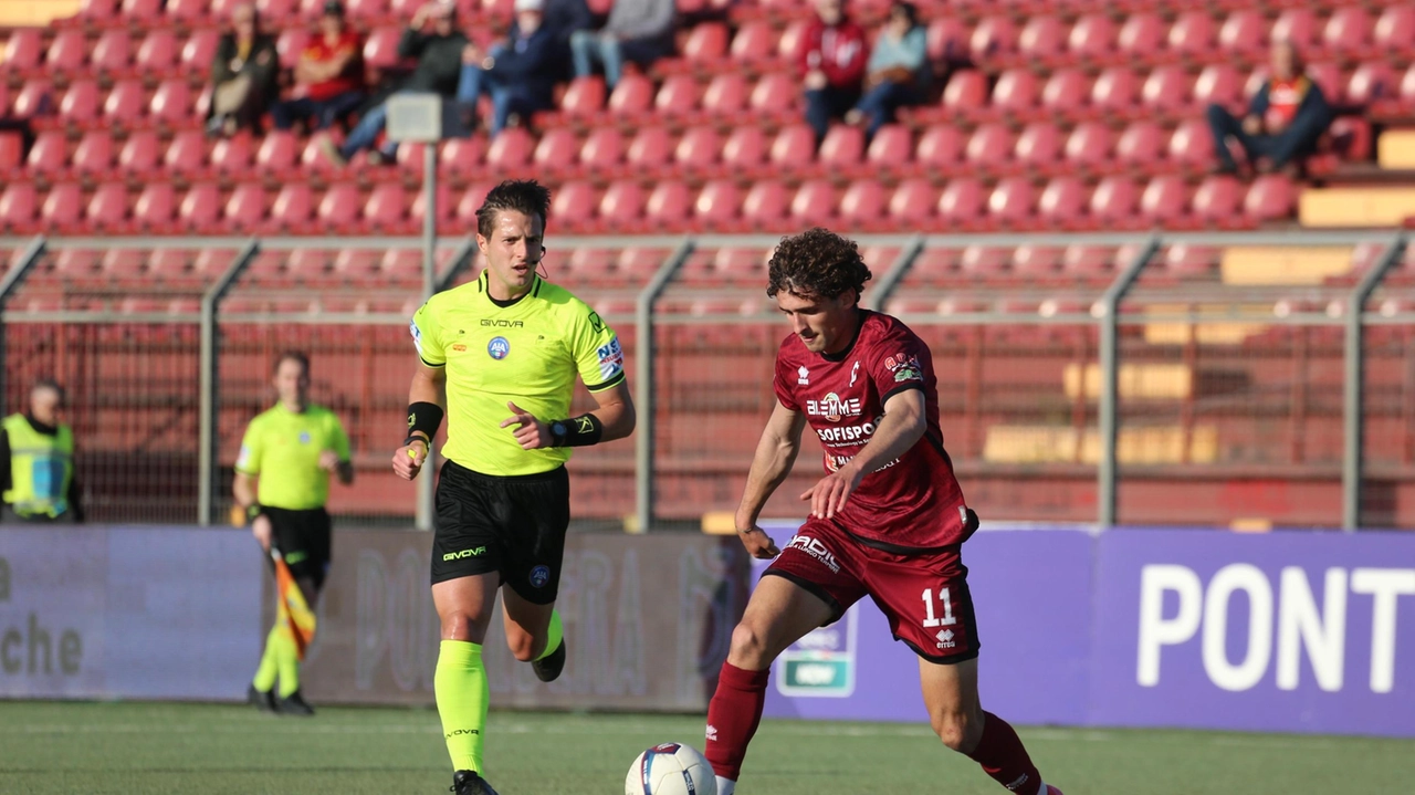 Vis Pesaro e Pontedera si sfidano per il passaggio ai play off di Serie C