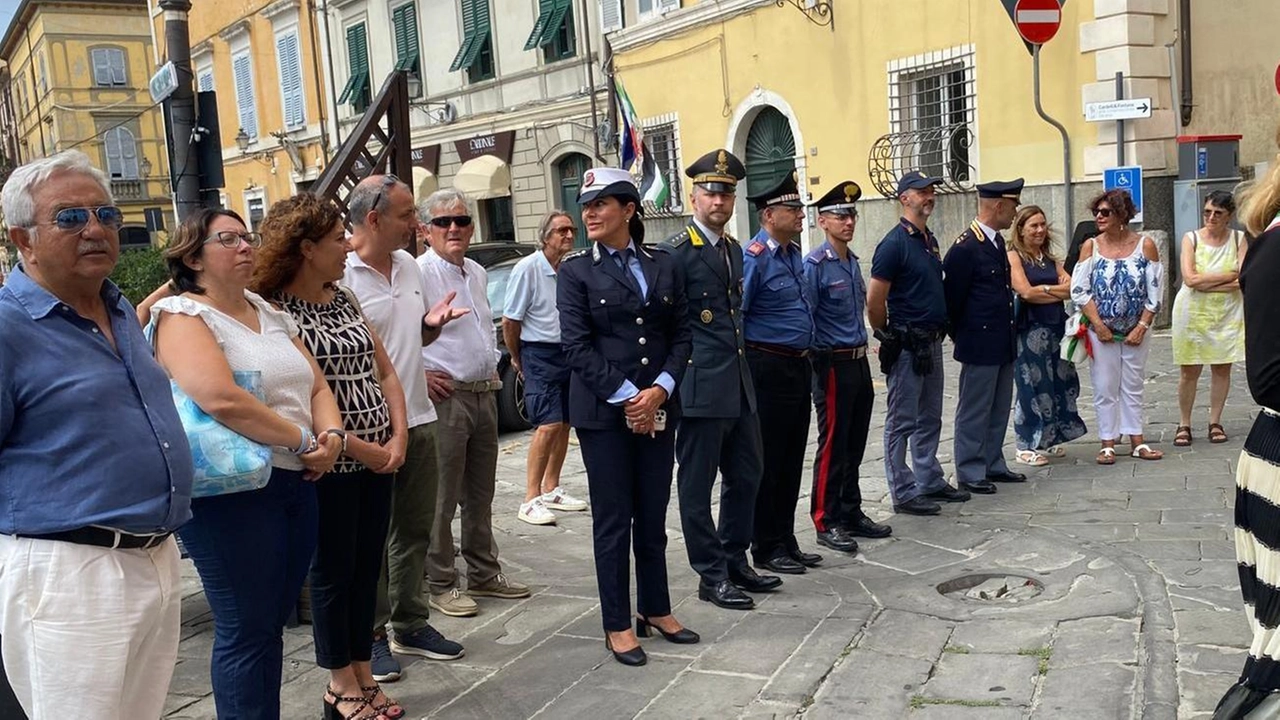 Ieri mattina per celebrare i fatti di Sarzana, il sindaco Cristina Ponzanelli ha deposto una corona di fiori in piazza Jurgens e una in piazza Matteotti Ieri mattina per celebrare i fatti di Sarzana, il sindaco Cristina Ponzanelli ha deposto una corona di fiori in piazza Jurgens e una in piazza Matteotti