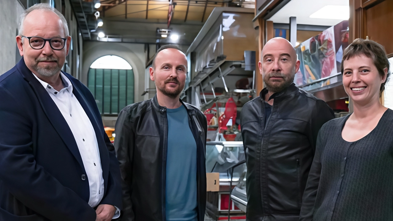 Al centro i due registi Matteo de Nicolò e Daniele Palmi di ’Swolly Studio’ insieme a Alain Radaelli e Francesca Papini di ’Reeload Production Company’ Al centro i due registi Matteo de Nicolò e Daniele Palmi di ’Swolly Studio’ insieme a Alain Radaelli e Francesca Papini di ’Reeload Production Company’