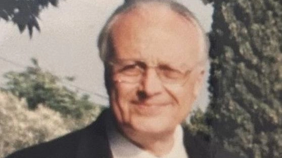 Si è spento giovedì, a 89 anni, il professor Elio Pagni (nella foto) luminare della medicina, ex primario della terapia... Si è spento giovedì, a 89 anni, il professor Elio Pagni (nella foto) luminare della medicina, ex primario della terapia...