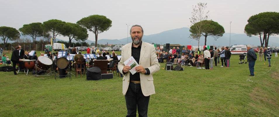 https://www.lanazione.it/image-service/view/acePublic/alias/contentid/ZWJmYmI0MDAtZTFkMi00/0/tutti-dal-principe-domenica-sera-musica-con-vista-sul-tumulo-etrusco.jpeg?f=1.90:1&w=1200