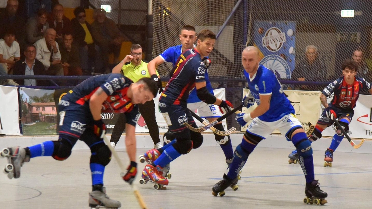 Hockey su pista Domani sera inizia il campionato di serie A1 con obiettivi diversi per le due formazioni versiliesi ai nastri di partenza Hockey su pista Domani sera inizia il campionato di serie A1 con obiettivi diversi per le due formazioni versiliesi ai nastri di partenza