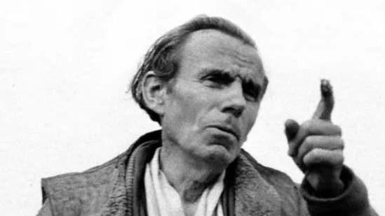 . ouis-Ferdinand Céline, pseudonimo di Louis Ferdinand Auguste Destouches, è stato uno scrittore e saggista francese