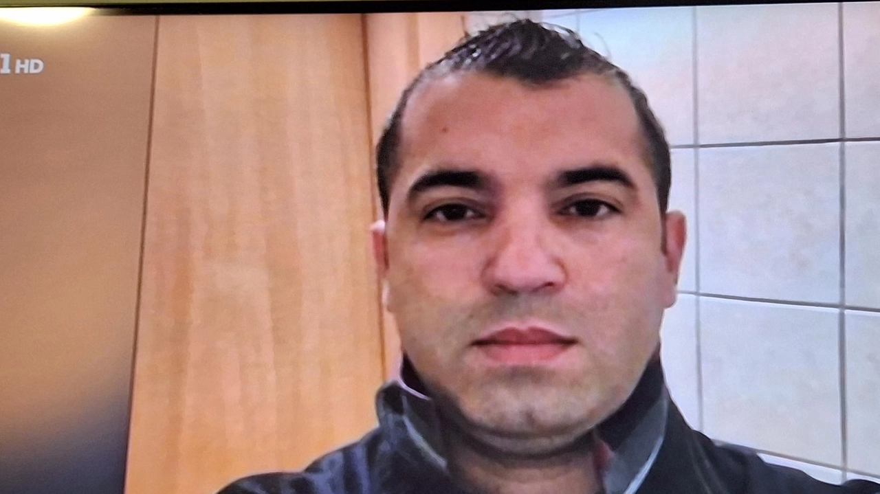 Nicolas Del Rio, il corriere argentino di 40 anni, ucciso per una rapina e poi gettato in un pozzo profondo sette metri; in tre sono alla sbarra