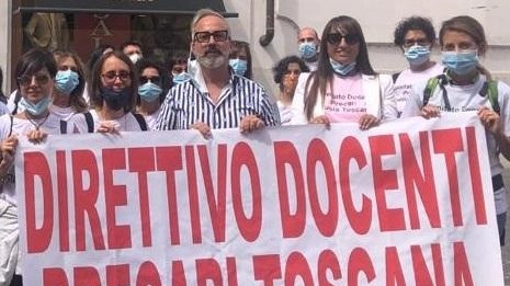 La Flc Cgil Toscana sostiene la protesta dei docenti idonei al concorso 2020 contro la decisione del ministro Valditara di limitare le assunzioni a 45.000 unità anziché coprire tutti i posti vacanti, rischiando di prolungare la precarietà nel settore.