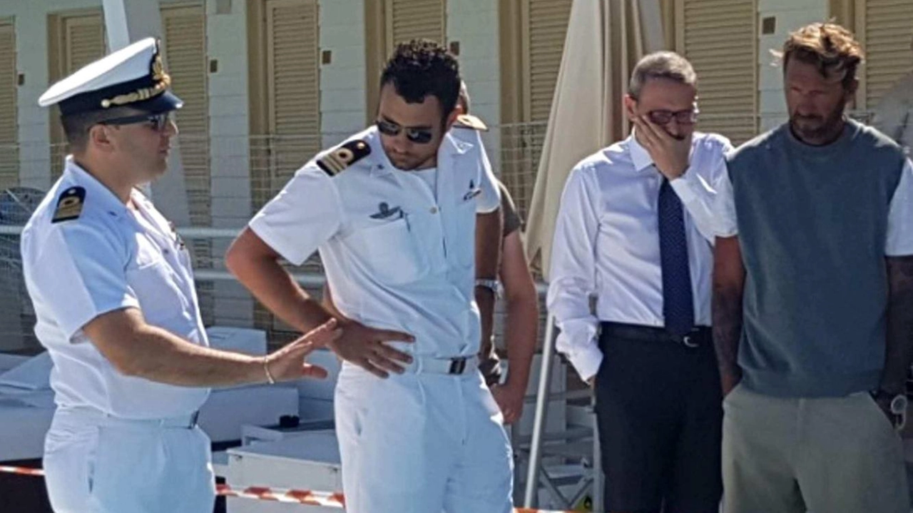 L’intervento della Capitaneria di Porto alla piscina del bagno Texas di Marina di Pietrasanta nel giorno della tragedia in cui morì una bambina di 12 anni L’intervento della Capitaneria di Porto alla piscina del bagno Texas di Marina di Pietrasanta nel giorno della tragedia in cui morì una bambina di 12 anni