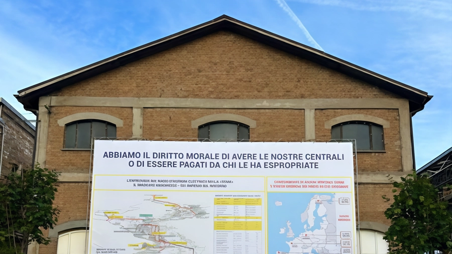 Positizionato in Ast un cartellone che dettaglia il grave disagio alla competitività Positizionato in Ast un cartellone che dettaglia il grave disagio alla competitività