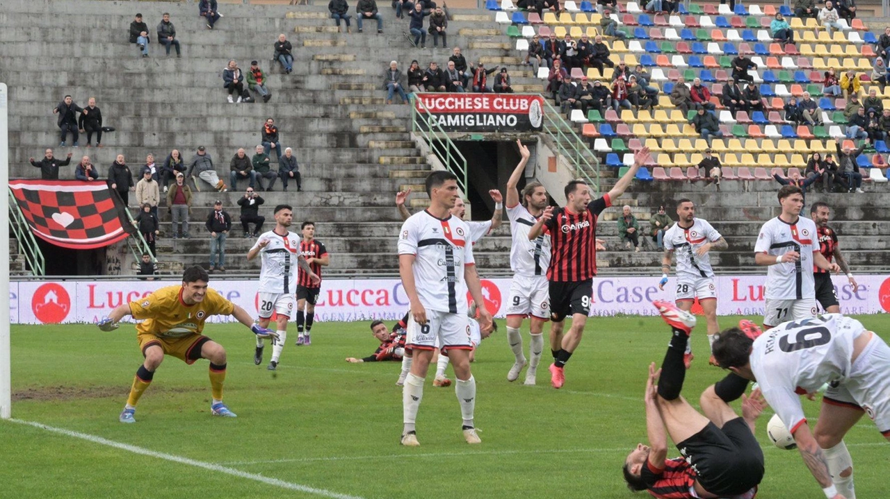 Per la Ternana pesante sconfitta a Lucca