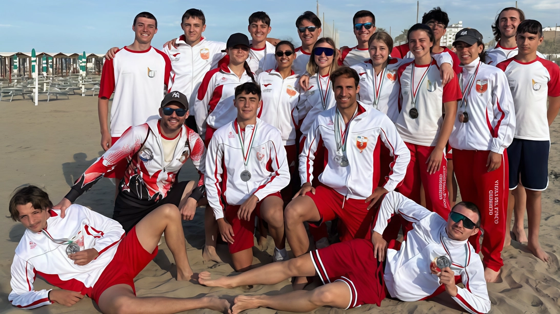 La squadra grossetana di Nuoto Salvamento ai massimi livelli nella competizione che si è svolta a livello nazionale La squadra grossetana di Nuoto Salvamento ai massimi livelli nella competizione che si è svolta a livello nazionale