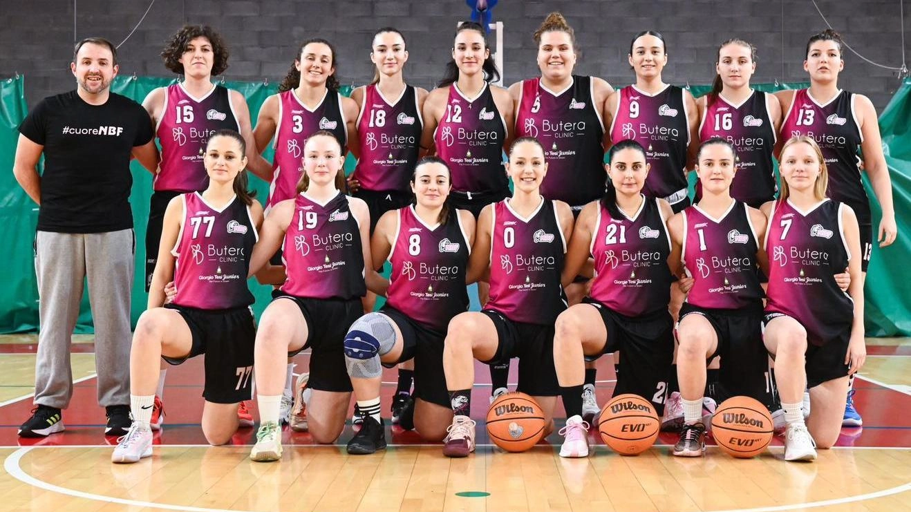 La Butera Clinic Nico Basket si distingue nella Serie B con una stagione straordinaria, guadagnandosi la finale regionale e dimostrando grande talento e determinazione. La squadra si prepara per affrontare la sfida contro Jolly Aci Livorno, pronta a giocarsi il titolo.