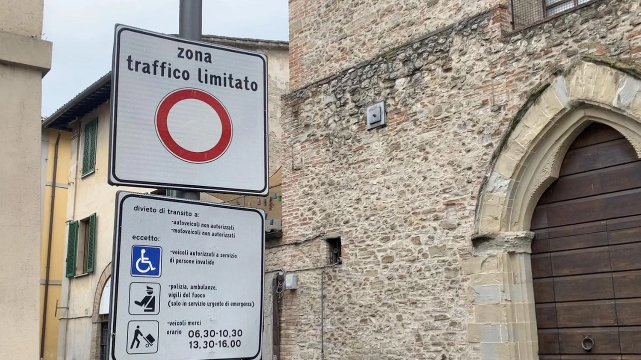Uno degli accessi alla Ztl ma i varchi elettronici di controllo non funzionano
