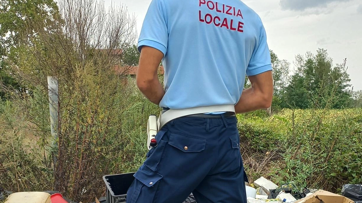 Discariche abusive, rifiuti abbandonati, degrado nelle Cerbaie