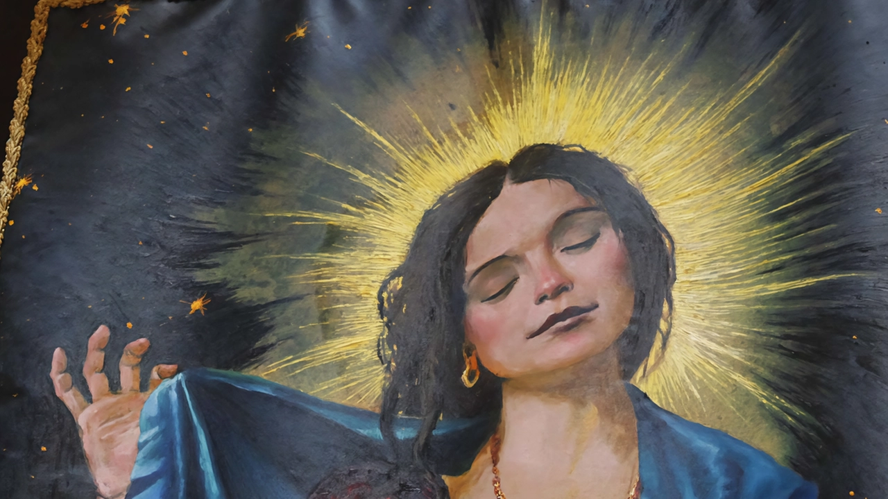 "Dal manto della Vergine cadono le stelle"