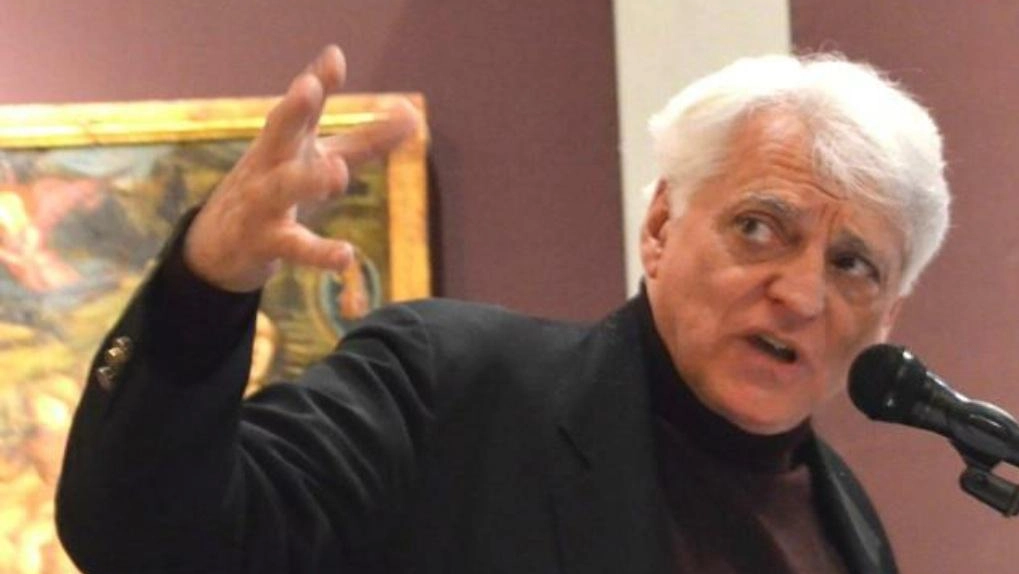 Ugo De Vita autore, attore e docente universitario A. Prato portò un recital su Pasolini e poi il «Tabernacolo di Donatello in versi» Ugo De Vita autore, attore e docente universitario A. Prato portò un recital su Pasolini e poi il «Tabernacolo di Donatello in versi»