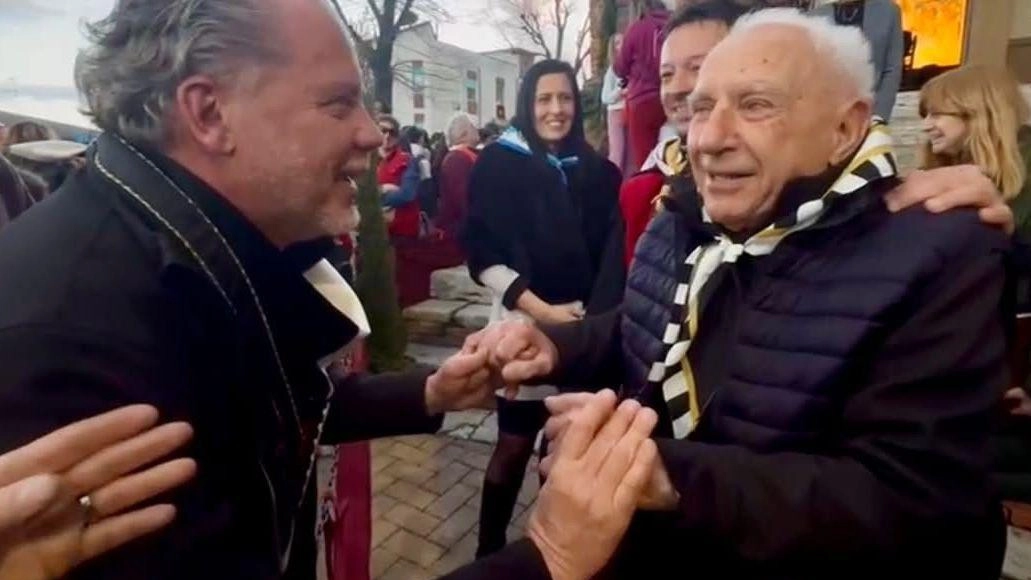 Romano Giannini, a destra, tra gli storici fondatori del Palio dei Somari, scomparso ieri a 93 anni Romano Giannini, a destra, tra gli storici fondatori del Palio dei Somari, scomparso ieri a 93 anni
