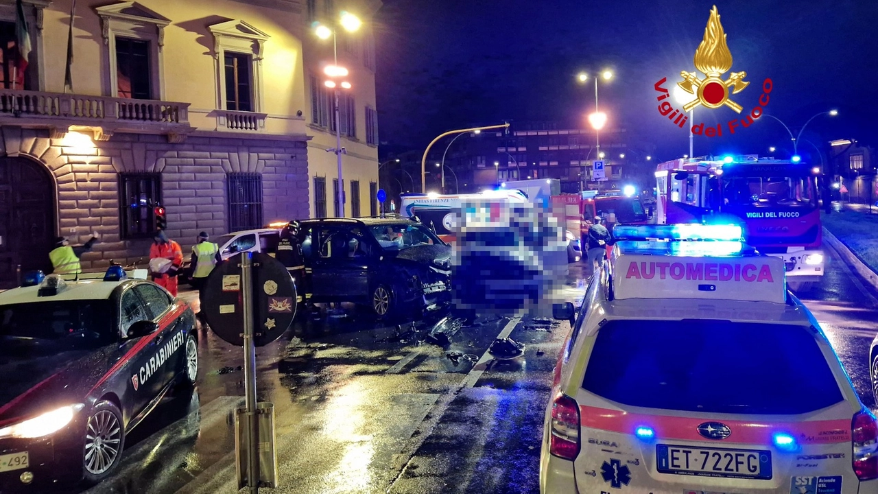 L'intervento dei mezzi di soccorso sul luogo dell'incidente L'intervento dei mezzi di soccorso sul luogo dell'incidente