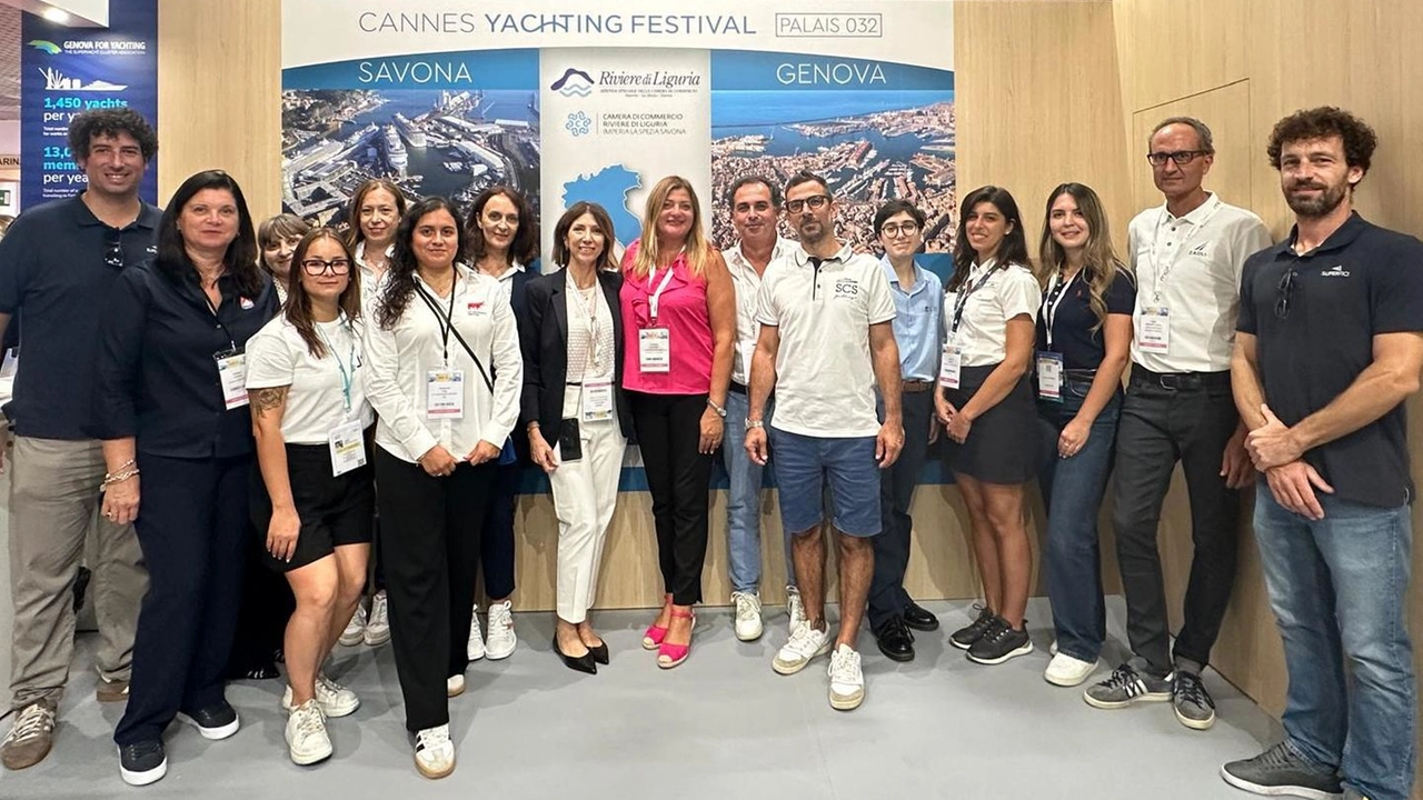 La delegazione di imprenditori spezzini che hanno partecipato al Salone di Cannes La delegazione di imprenditori spezzini che hanno partecipato al Salone di Cannes