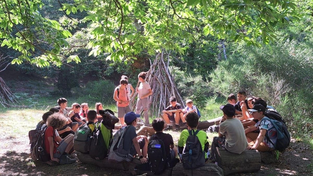 Ragazzi in cerchio nel bosco. La prima edizione del Festival della Riserva si terrà dal 1° al 3 agosto in uno dei territori naturalistici più suggestivi della Toscana Ragazzi in cerchio nel bosco. La prima edizione del Festival della Riserva si terrà dal 1° al 3 agosto in uno dei territori naturalistici più suggestivi della Toscana