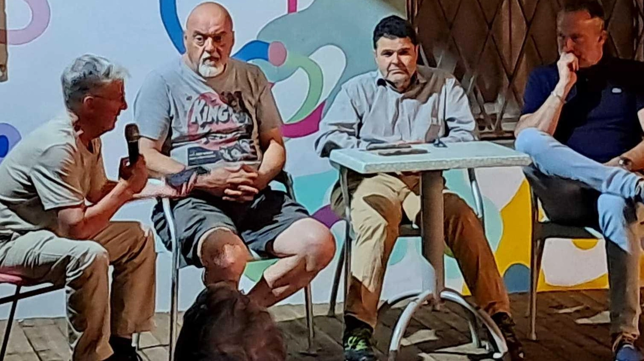 Gli assessori Bartolomei e Cialdi all’incontro con i cittadini di Bonelle Gli assessori Bartolomei e Cialdi all’incontro con i cittadini di Bonelle