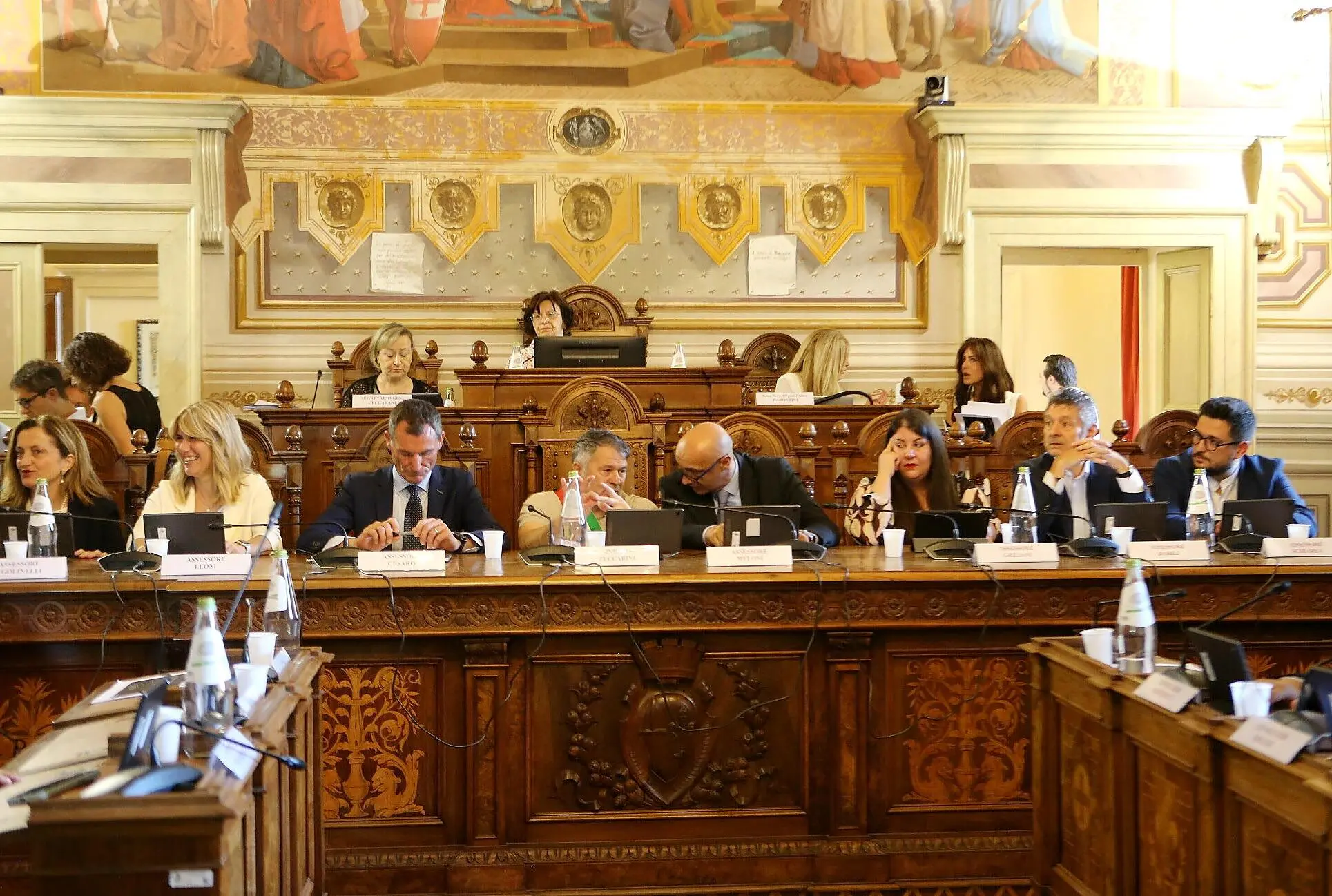 Il Consiglio “aperto“ sulle tasse. Confcommercio attacca la Regione
