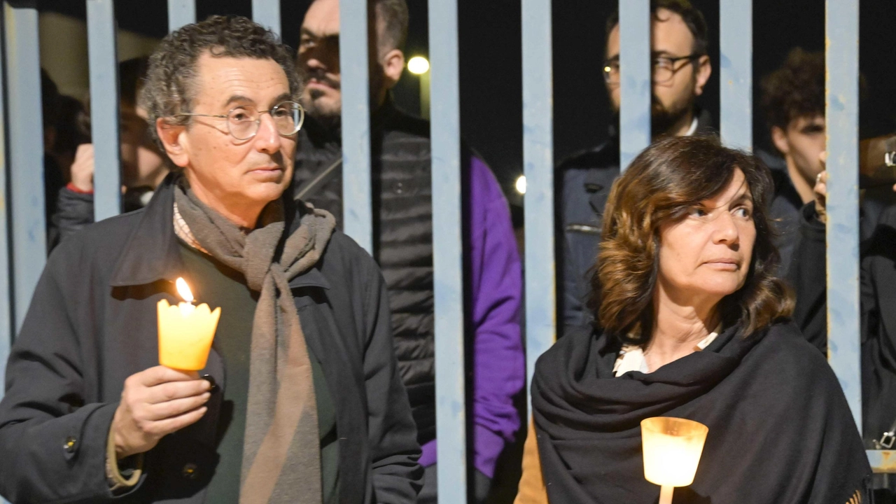 Mille in marcia solenne con Monsignor Gambelli da Scandicci fino ai cancelli dell’istituto. La testimonianza di un pentito al 41-bis: "Ai giovani che credono nella mafia dico di scappare".