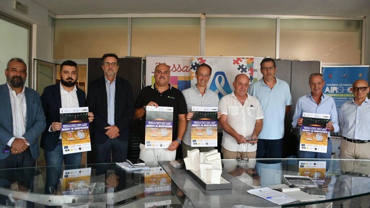Un’immagine della conferenza stampa per la. partita di basket di beneficenza Un’immagine della conferenza stampa per la. partita di basket di beneficenza