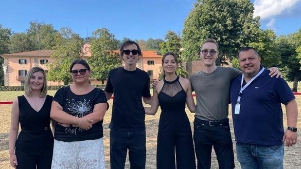 Il cantautore Diodato insieme ai musicisti pistoiesi che hanno aperto il suo concerto la sera del 18 luglio nel Parco Mediceo di Pratolino, a Firenze Il cantautore Diodato insieme ai musicisti pistoiesi che hanno aperto il suo concerto la sera del 18 luglio nel Parco Mediceo di Pratolino, a Firenze