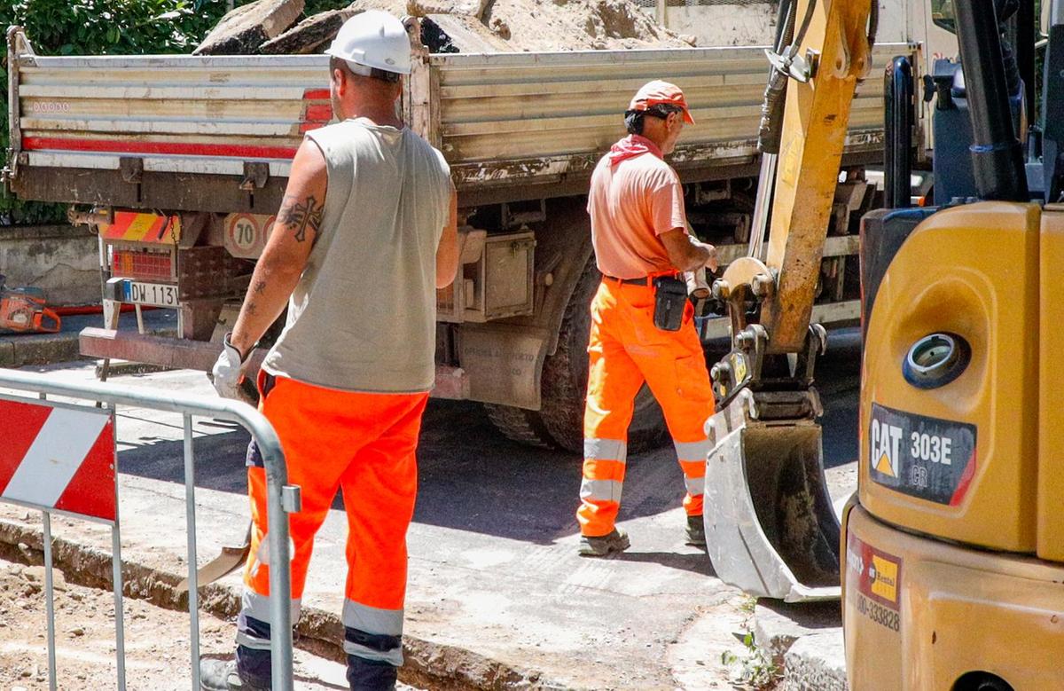 Problemi nel cantiere. Richiamata la ditta Problemi nel cantiere. Richiamata la ditta