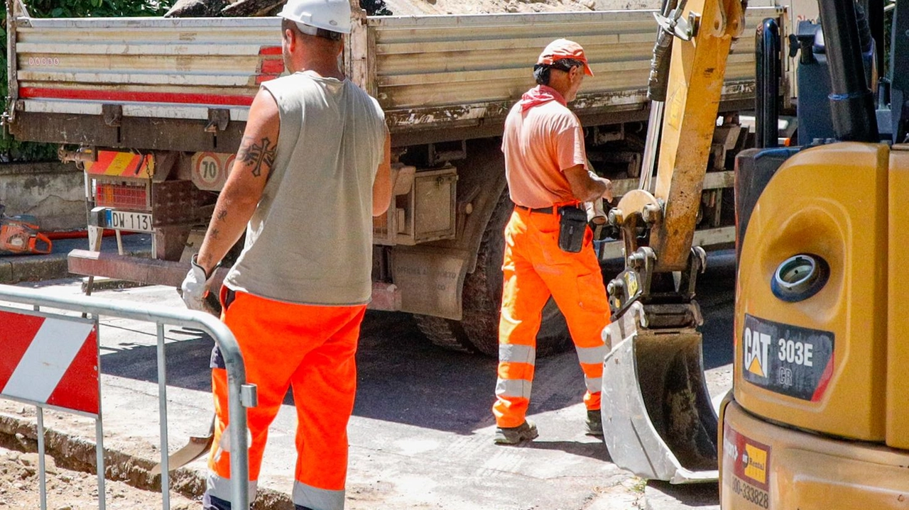 Da domani i lavori per correggere le criticità emerse nella pavimentazione stradale all’altezza dell’intersezione tra piazza della Repubblica, via Aleardi e via Leopardi Da domani i lavori per correggere le criticità emerse nella pavimentazione stradale all’altezza dell’intersezione tra piazza della Repubblica, via Aleardi e via Leopardi