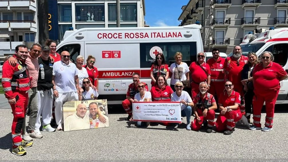 La donazione effettuata dall’associazione ‘FenomenAle’ alla Croce Rossa La donazione effettuata dall’associazione ‘FenomenAle’ alla Croce Rossa