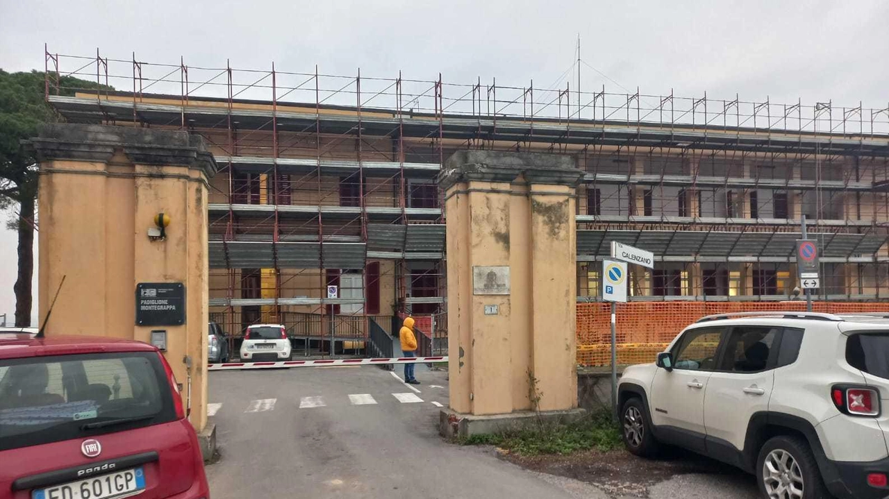 Il cantiere che è all’opera da mesi sul padiglione Montegrappa dell’Ospedale degli Infermi di San Miniato per ampliare l’offerta di servizi Il cantiere che è all’opera da mesi sul padiglione Montegrappa dell’Ospedale degli Infermi di San Miniato per ampliare l’offerta di servizi