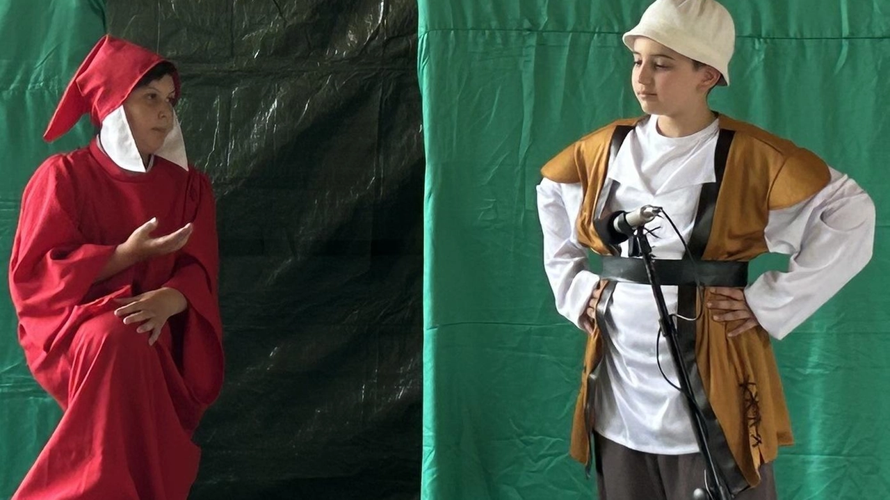Dante si apprezza fin da bambini. E gli studenti della primaria del plesso di Barbarasco di Tresana lo hanno ben... Dante si apprezza fin da bambini. E gli studenti della primaria del plesso di Barbarasco di Tresana lo hanno ben...