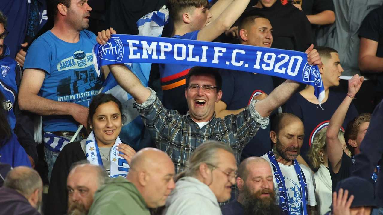 Ultimi giorni per abbonarsi alle partite casalinghe dell'Empoli al Carlo Castellani-Computer Gross Arena. Vendita anche durante la partita contro la Juventus. Benefici esclusivi per gli abbonati. Ultimi giorni per abbonarsi alle partite casalinghe dell'Empoli al Carlo Castellani-Computer Gross Arena. Vendita anche durante la partita contro la Juventus. Benefici esclusivi per gli abbonati.