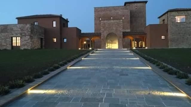La Tenuta Monterosola vanta una grande produzione di vini grazie ai 23,5 ettari di vigneto (foto d’archivio) La Tenuta Monterosola vanta una grande produzione di vini grazie ai 23,5 ettari di vigneto (foto d’archivio)
