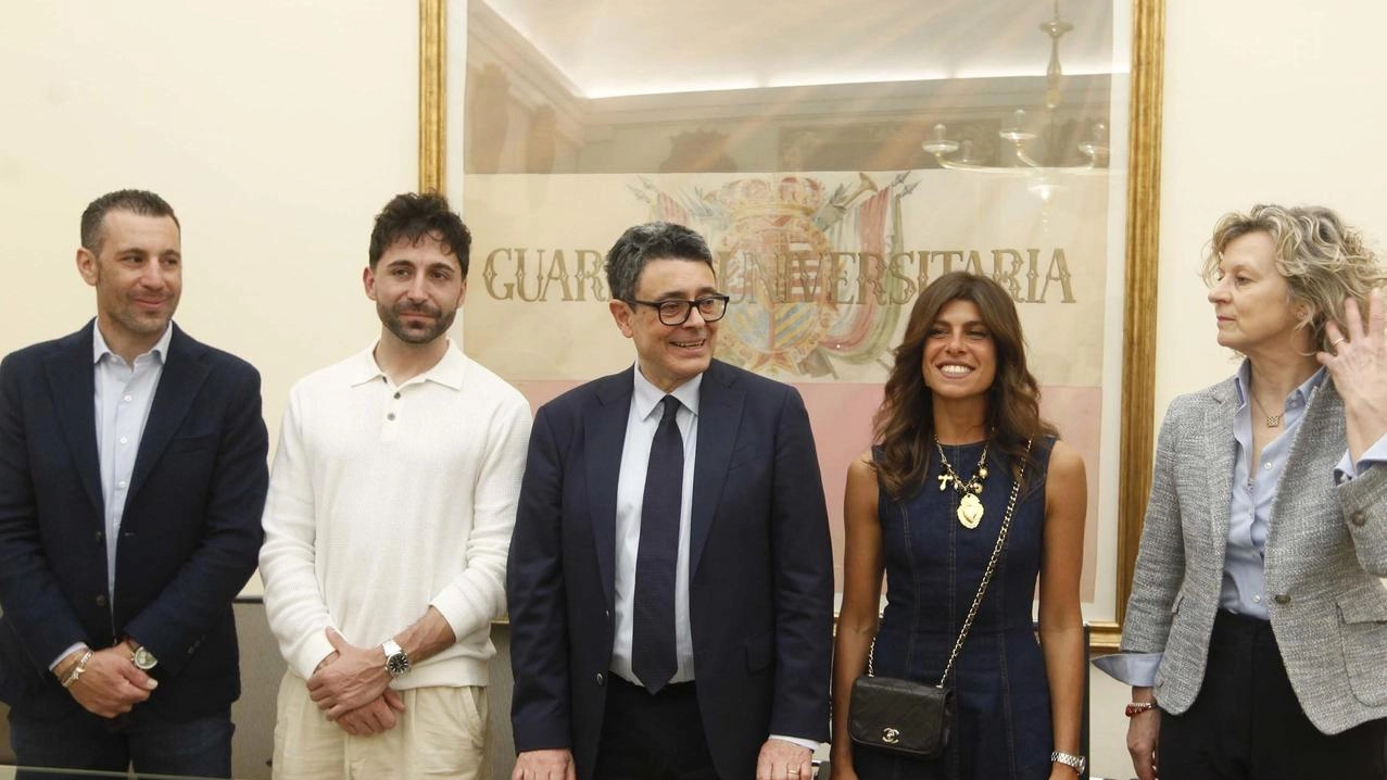 Il rettore Roberto Di Pietra accoglie i partecipanti all’incontro Il rettore Roberto Di Pietra accoglie i partecipanti all’incontro