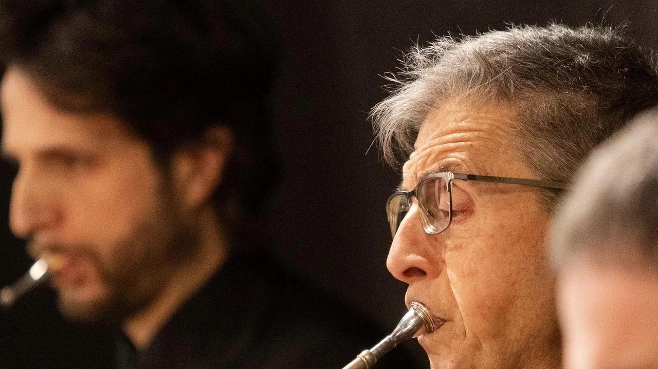 Andrea Mugnaini, uno dei componenti del Quartetto italiano di corni che domani sarà protagonista alla rassegna “Domeniche in salotto” Andrea Mugnaini, uno dei componenti del Quartetto italiano di corni che domani sarà protagonista alla rassegna “Domeniche in salotto”