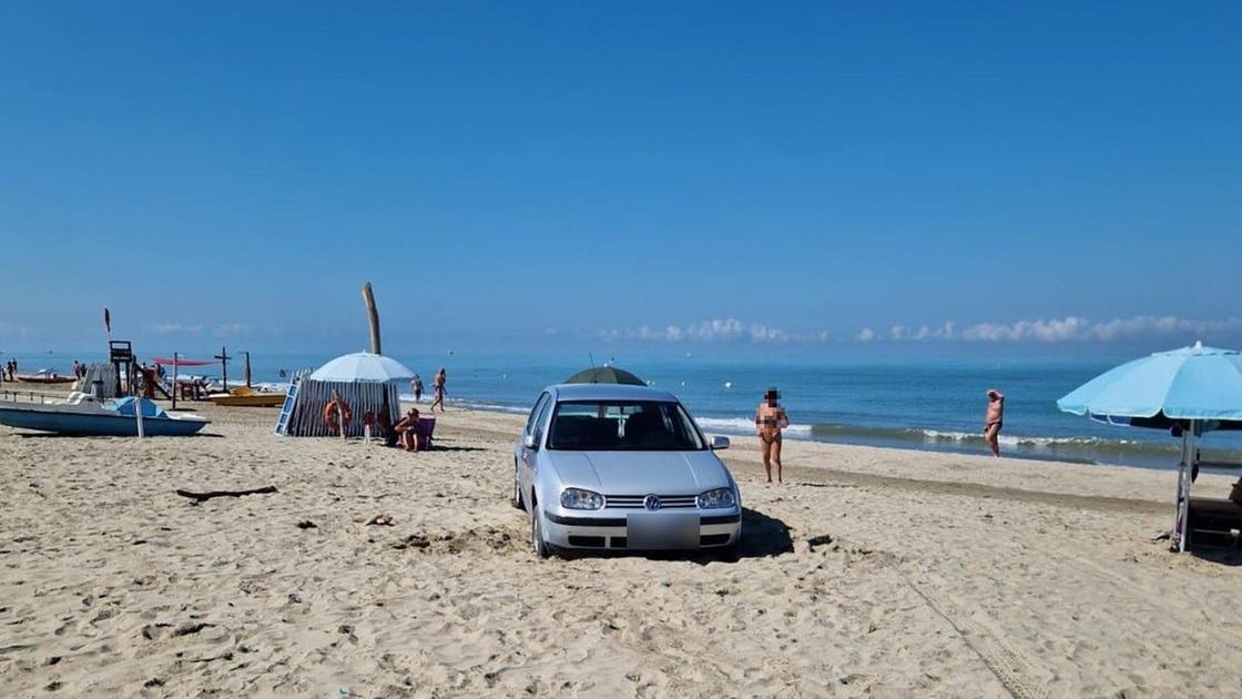 parcheggia l8217auto sulla spiaggia di calambrone in pieno giorno scatta la maxi multa