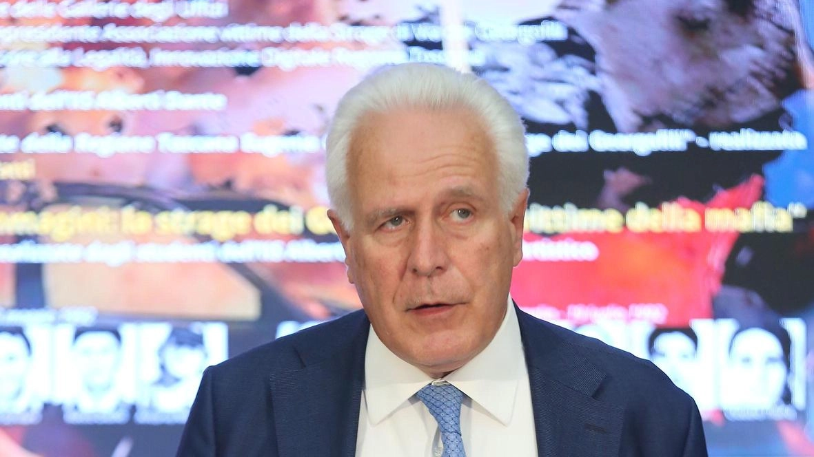 "Ma se come conferenza delle regioni proponessimo lo slittamento del voto al 2026 tu ci staresti?". Il tenore della conversazione... "Ma se come conferenza delle regioni proponessimo lo slittamento del voto al 2026 tu ci staresti?". Il tenore della conversazione...