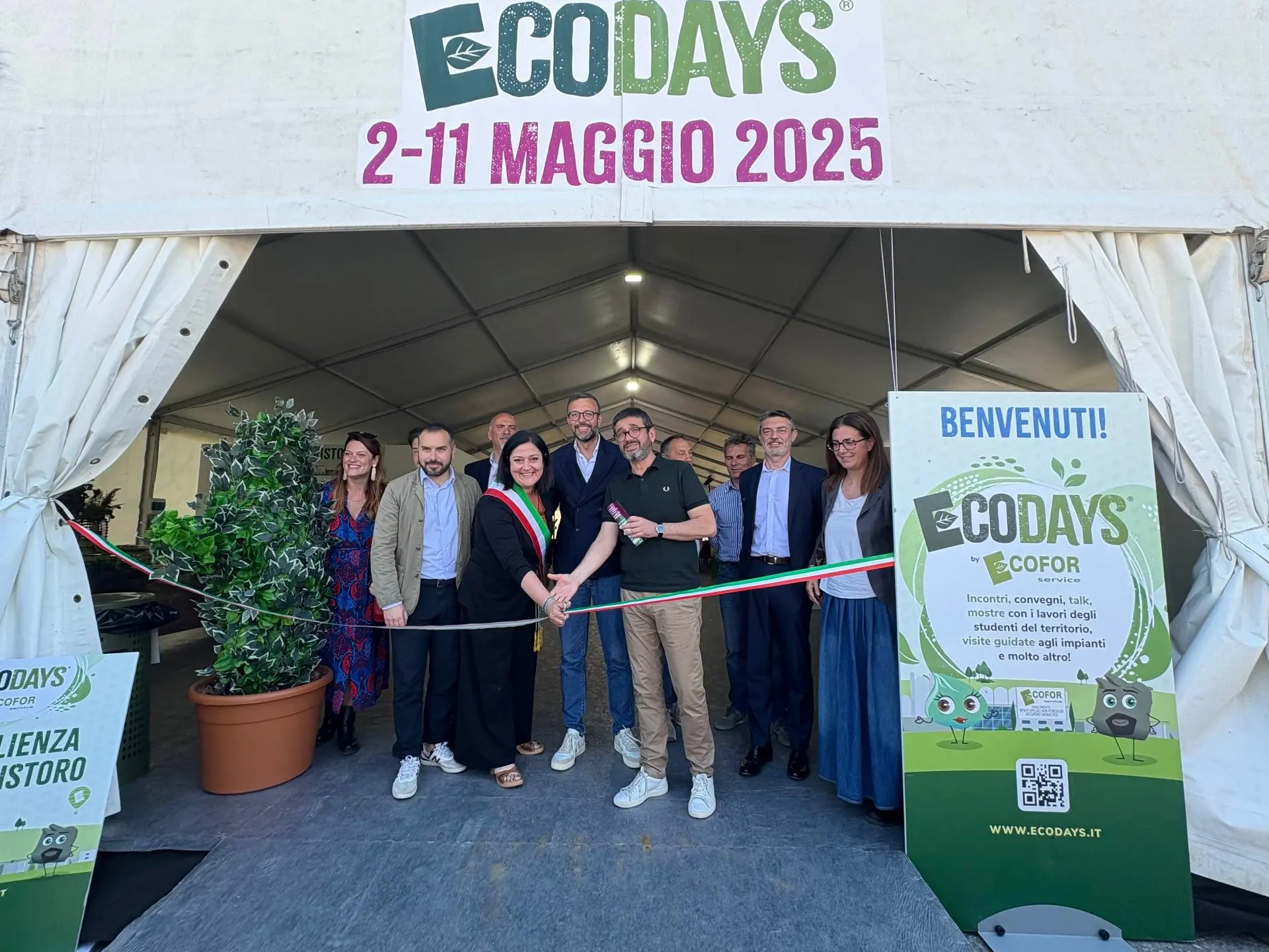 Su il sipario del festival degli Ecodays. Inaugurata la mostra sull’acqua: "Significativo mostrarci alle scuole"