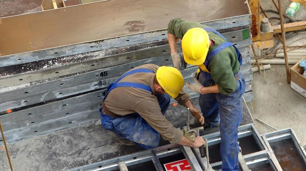 Un cantiere di lavori Un cantiere di lavori
