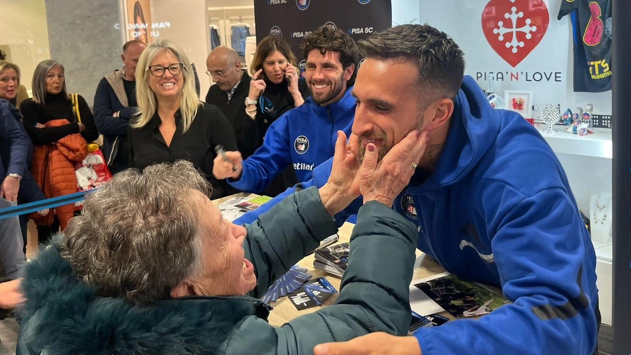 Antonio Caracciolo e Arturo Calabresi e il bagno di folla con i tifosi nerazzurri